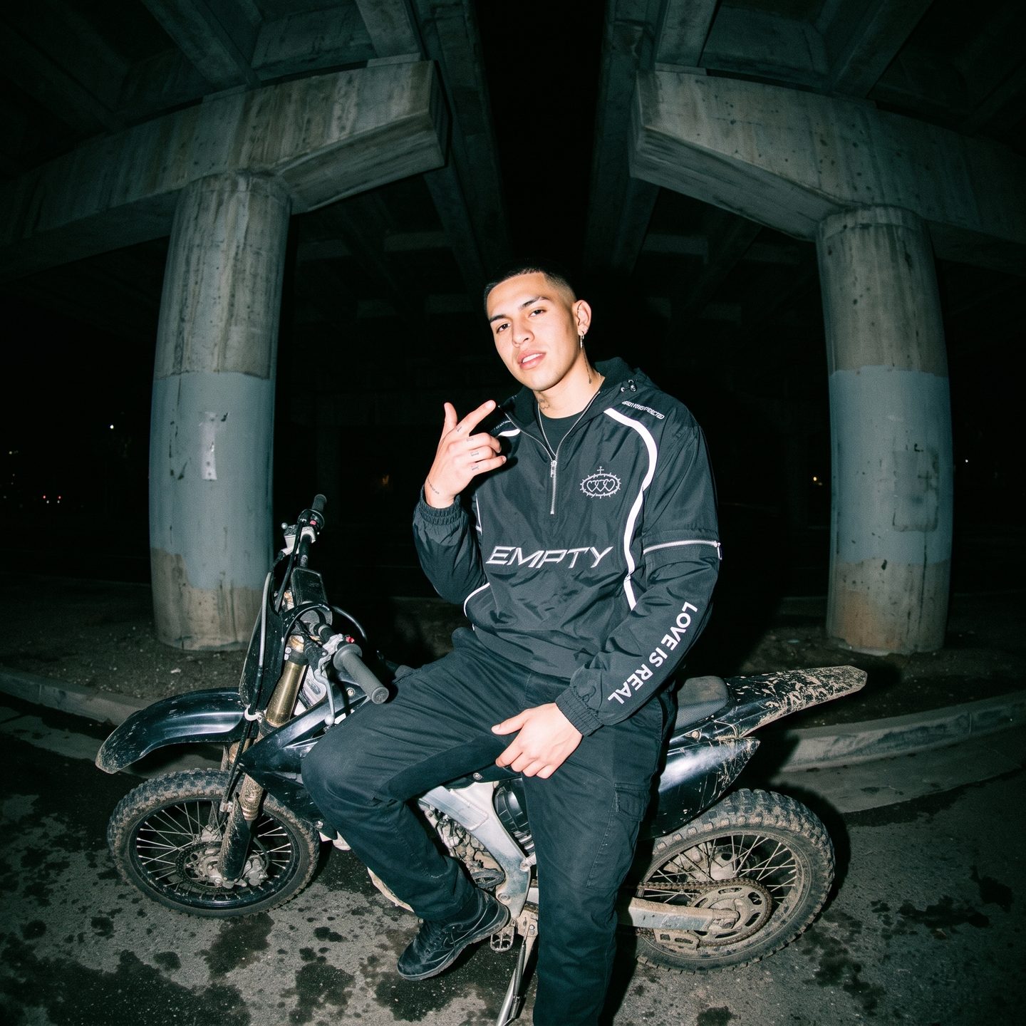 Street Love J-001